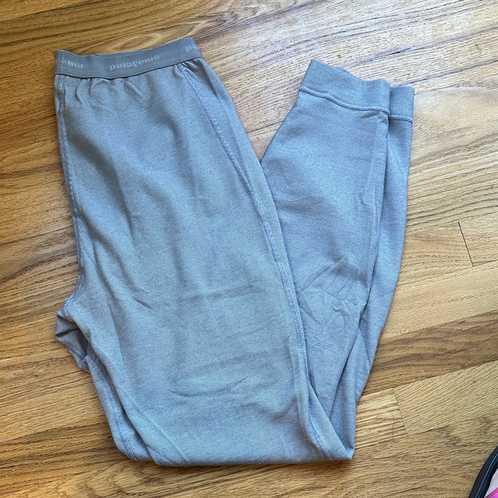 Patagonia Men’s Light Gray medium base layer
